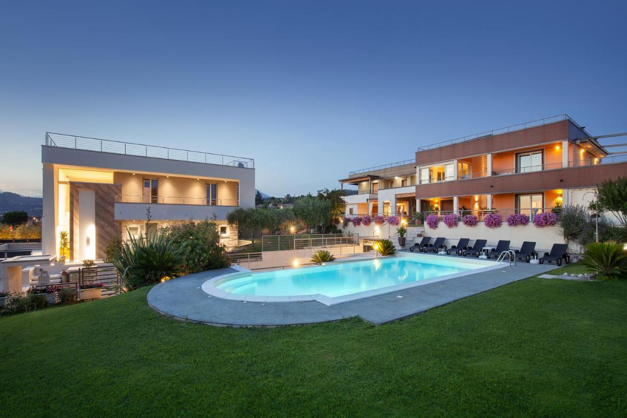 Villa Aurora-Holiday Home Apt 1 Bardolino Buitenkant foto