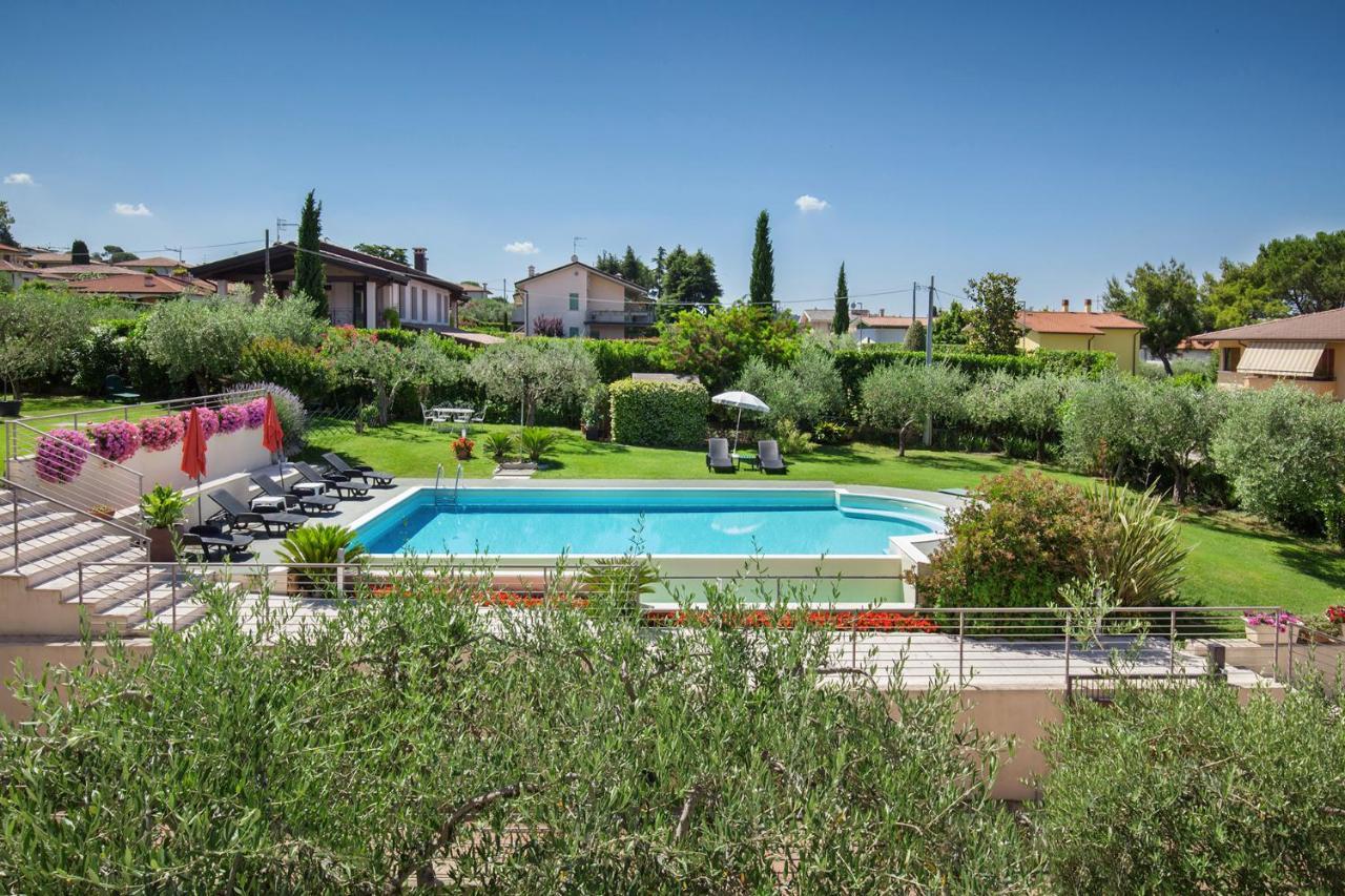 Villa Aurora-Holiday Home Apt 1 Bardolino Buitenkant foto