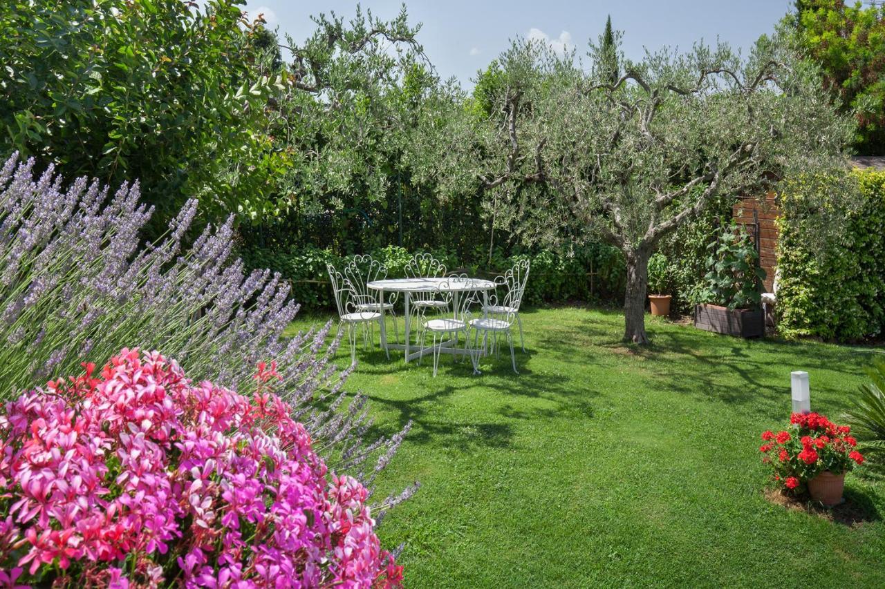 Villa Aurora-Holiday Home Apt 1 Bardolino Buitenkant foto