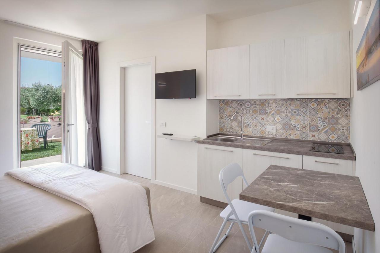 Villa Aurora-Holiday Home Apt 1 Bardolino Buitenkant foto