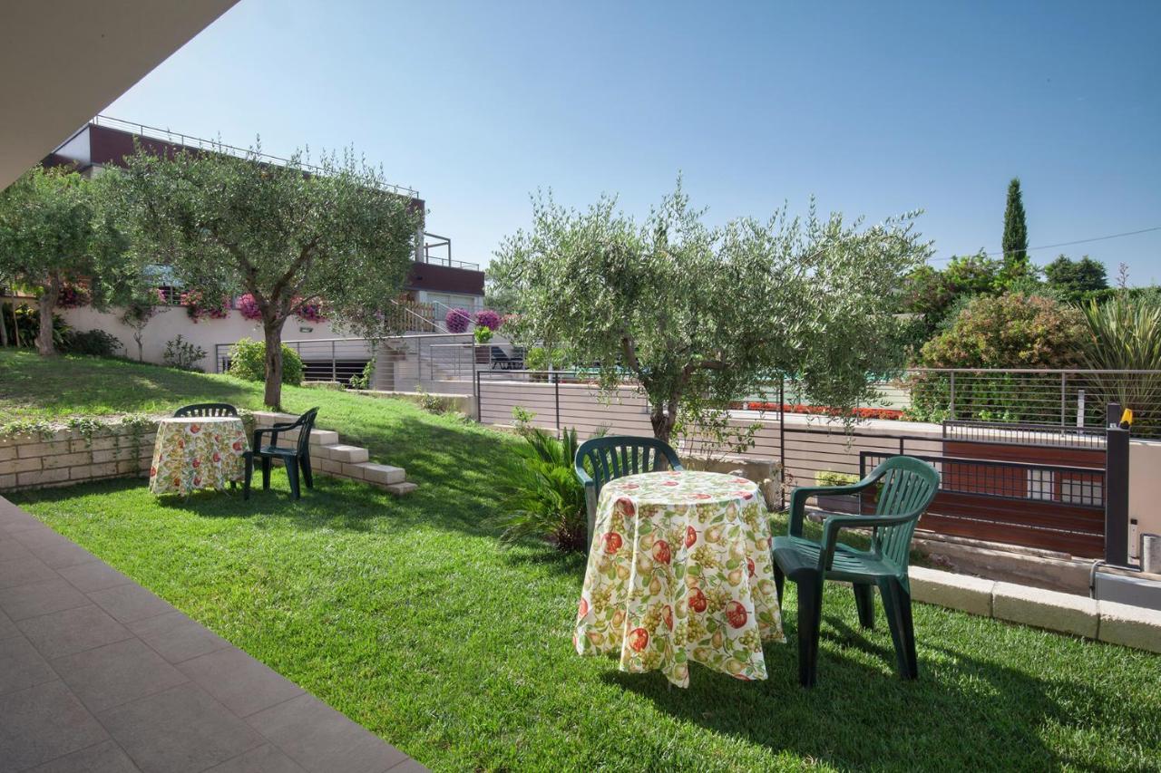 Villa Aurora-Holiday Home Apt 1 Bardolino Buitenkant foto